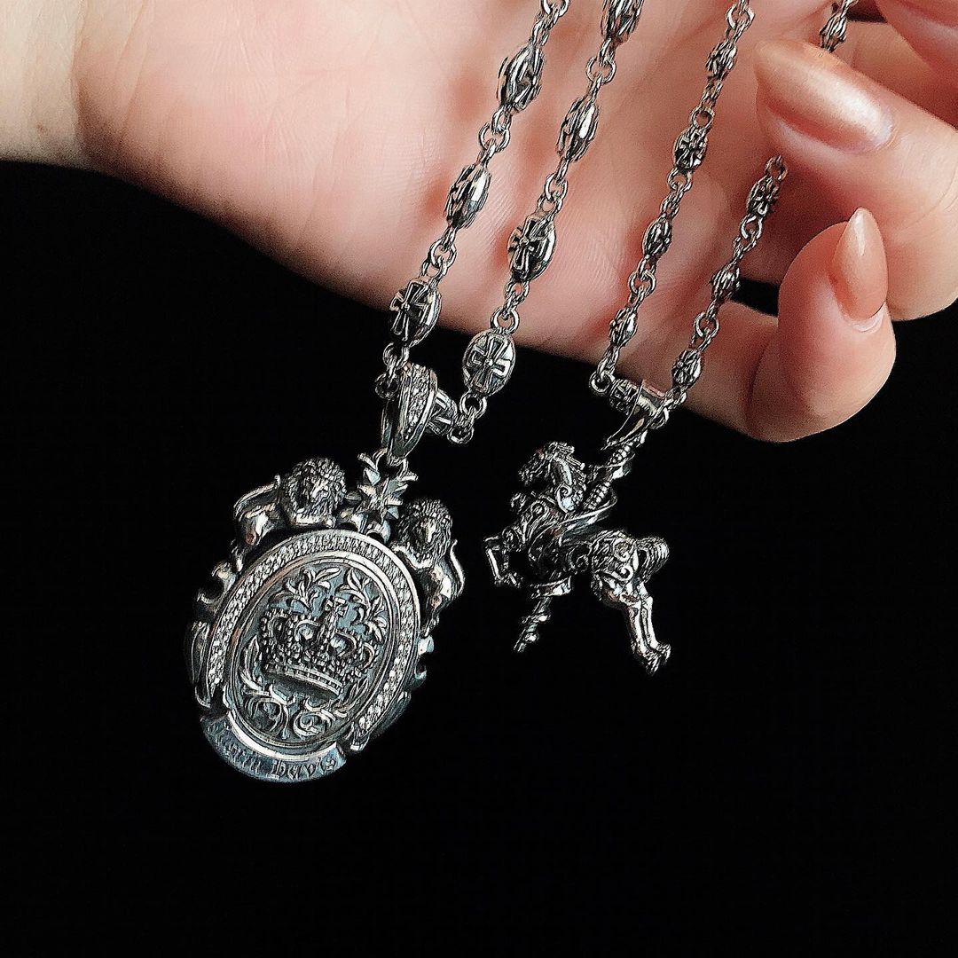 MASSIVE FURYPENDANT SILVER CAMEO