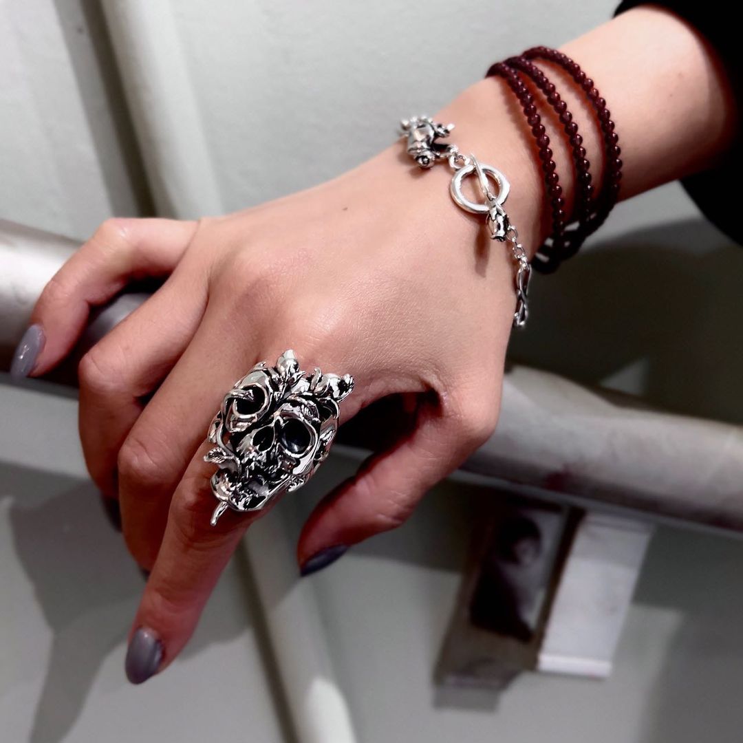 ROSES OF ROMANCE RING