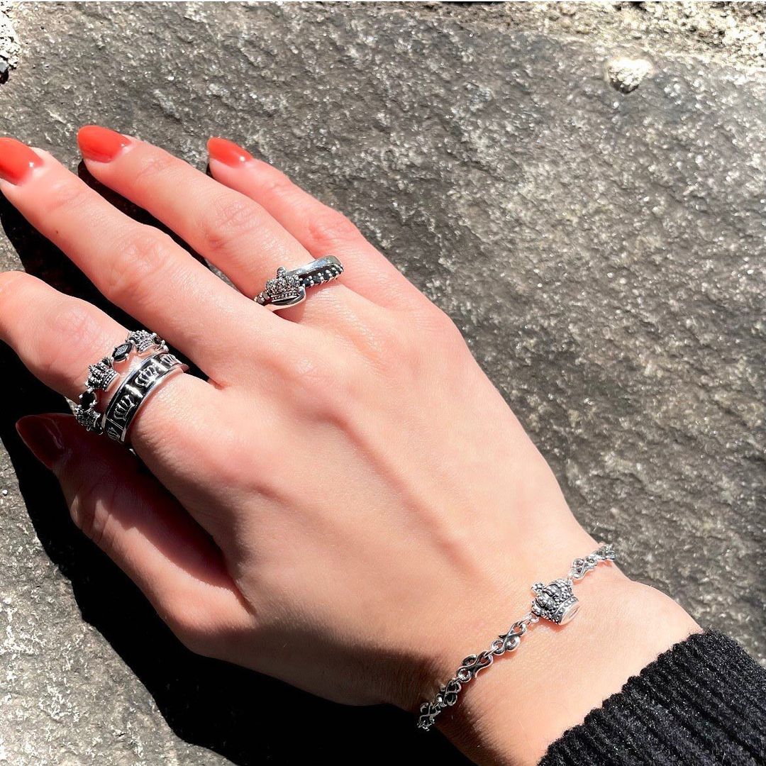 CIRCULAR CROWN RING