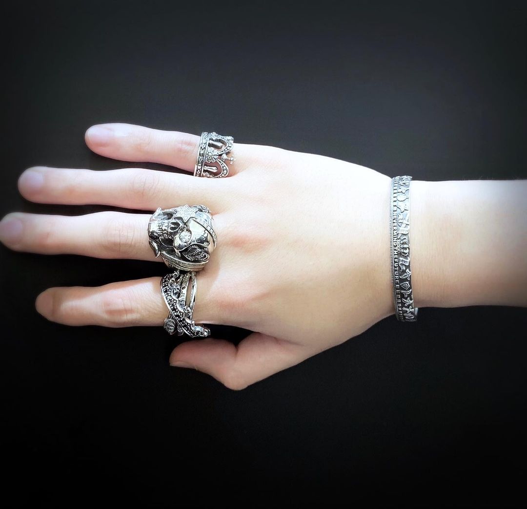 TWIST OF FATE RING