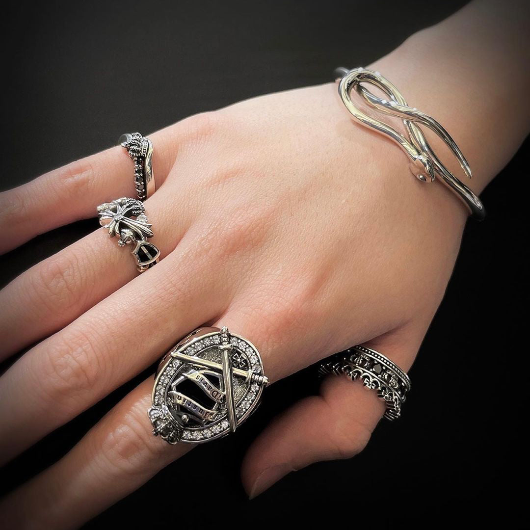 CIRCULAR CROWN RING