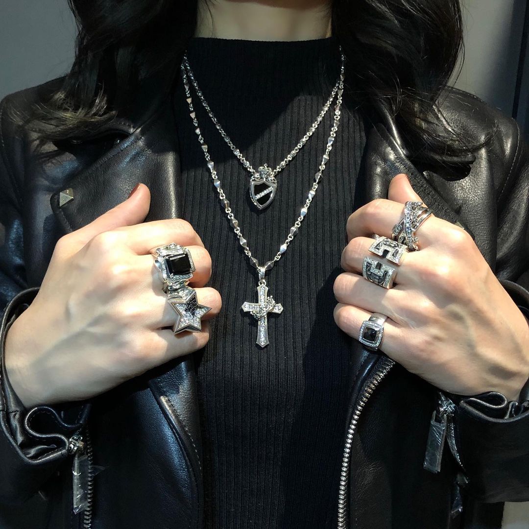 TWIST OF FATE RING