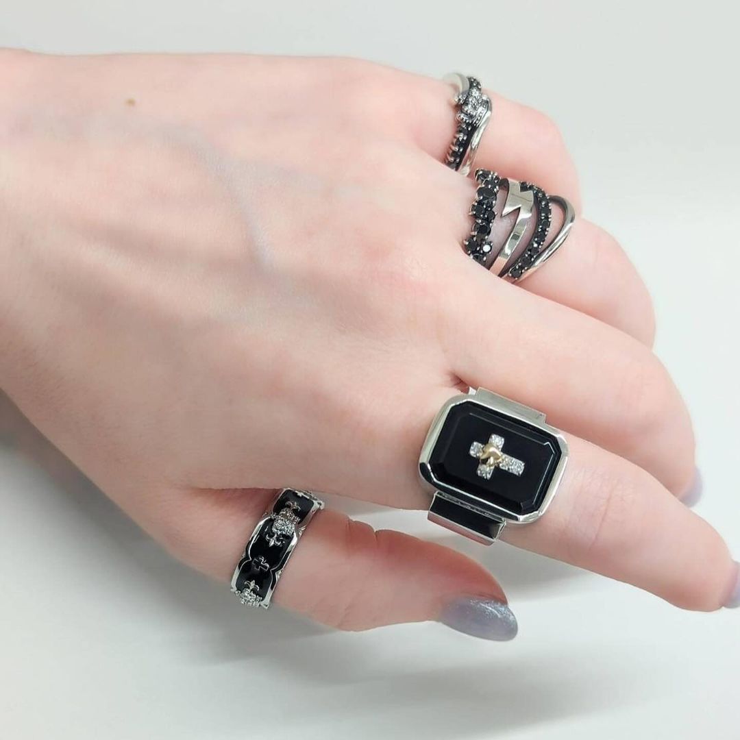 CIRCULAR CROWN RING