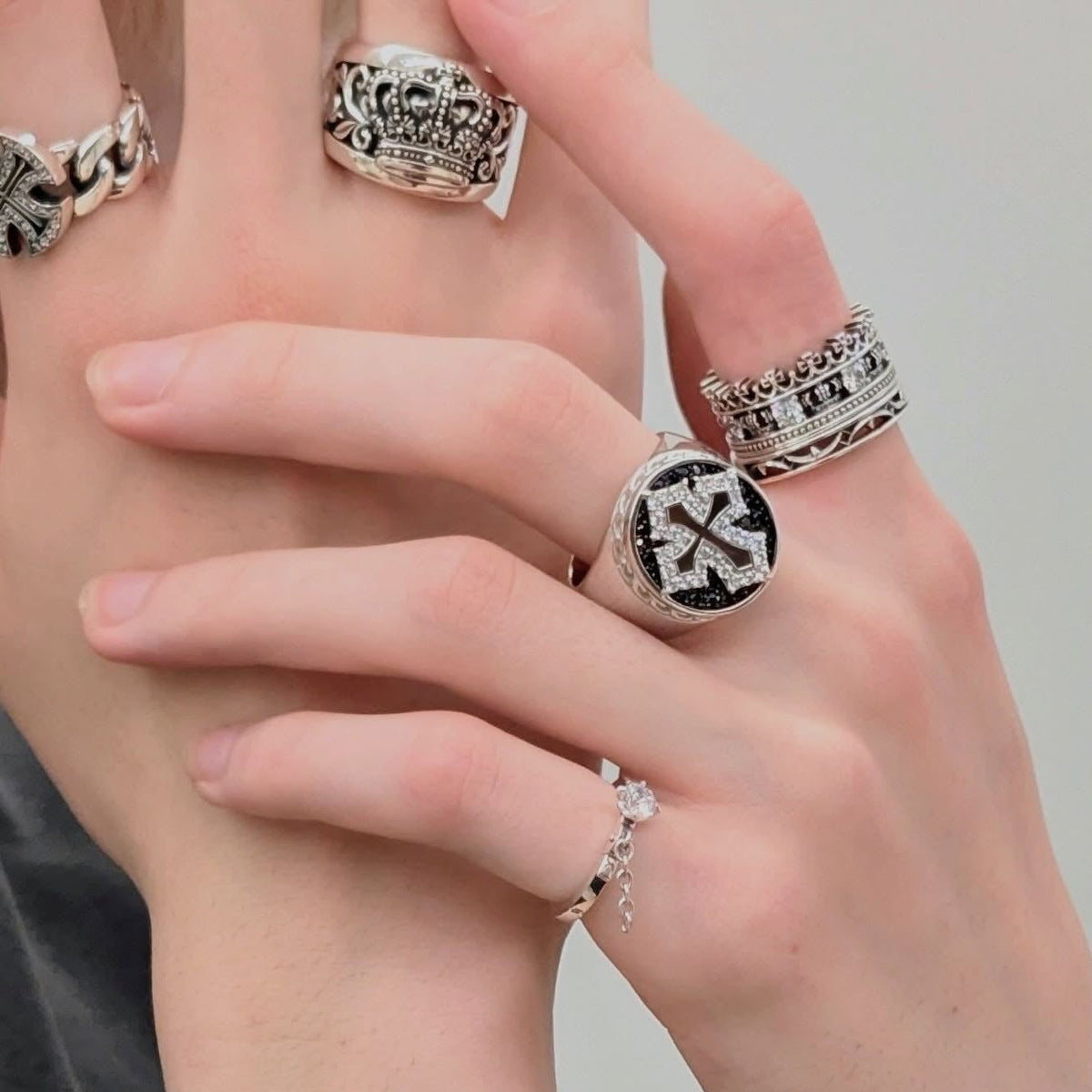 NOBLE CROSS RING