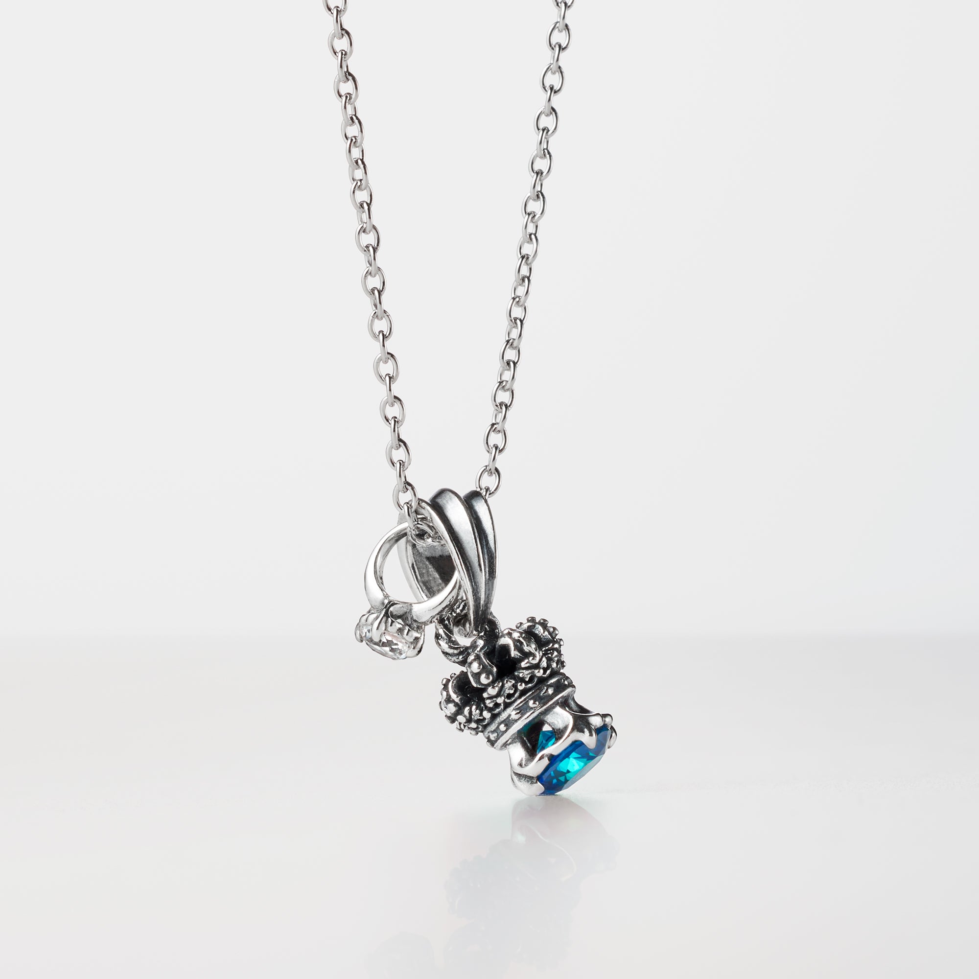 ENCHANTED CROWNLET NECKLACE