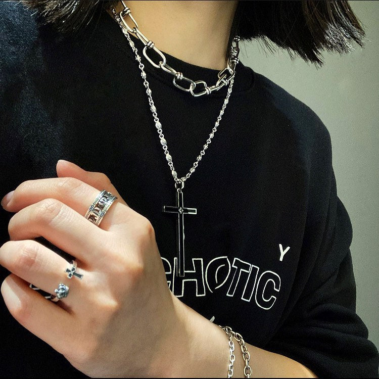 TINY CROSS CHAIN