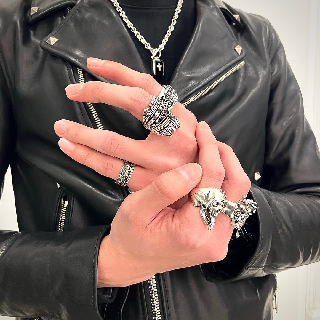 ESSENTIAL SKULL RING