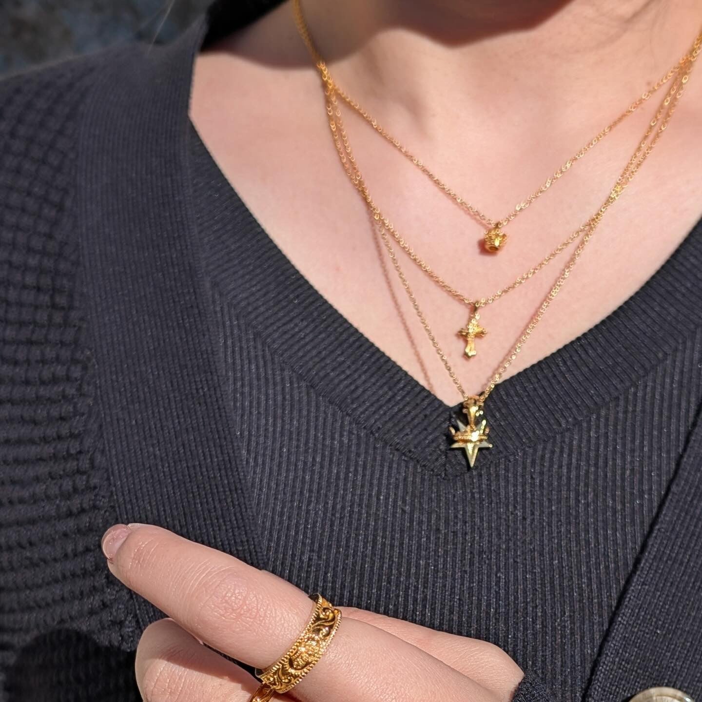 DUALISM NECKLACE