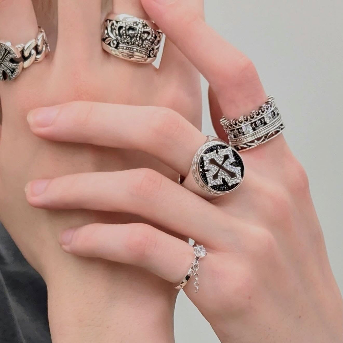 NOBLE CROSS RING