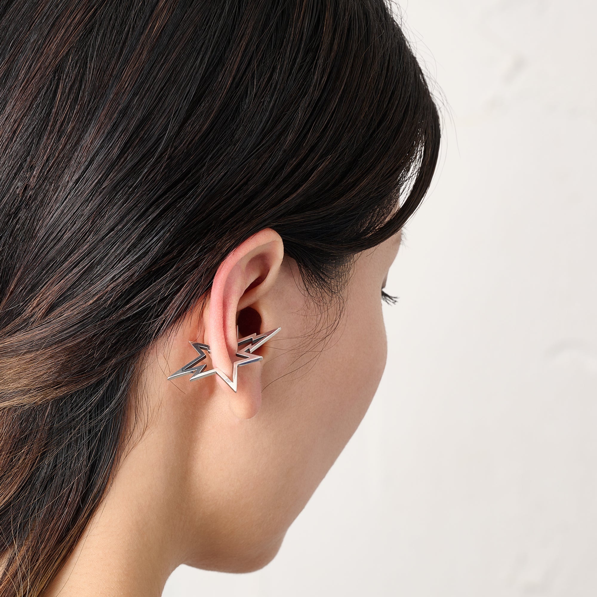 DANCING LIGHT EAR CUFF 