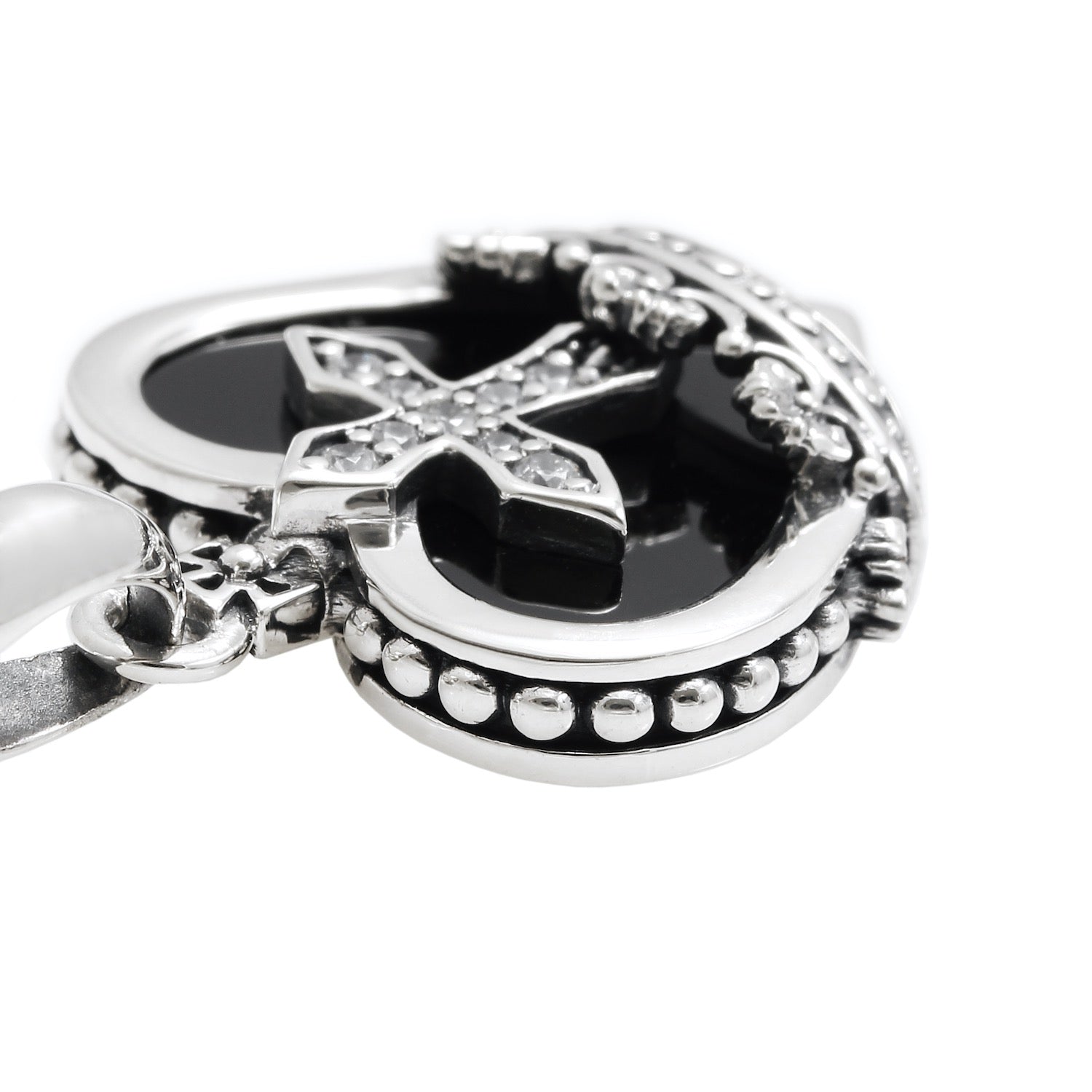 BLACK HEART PENDANT